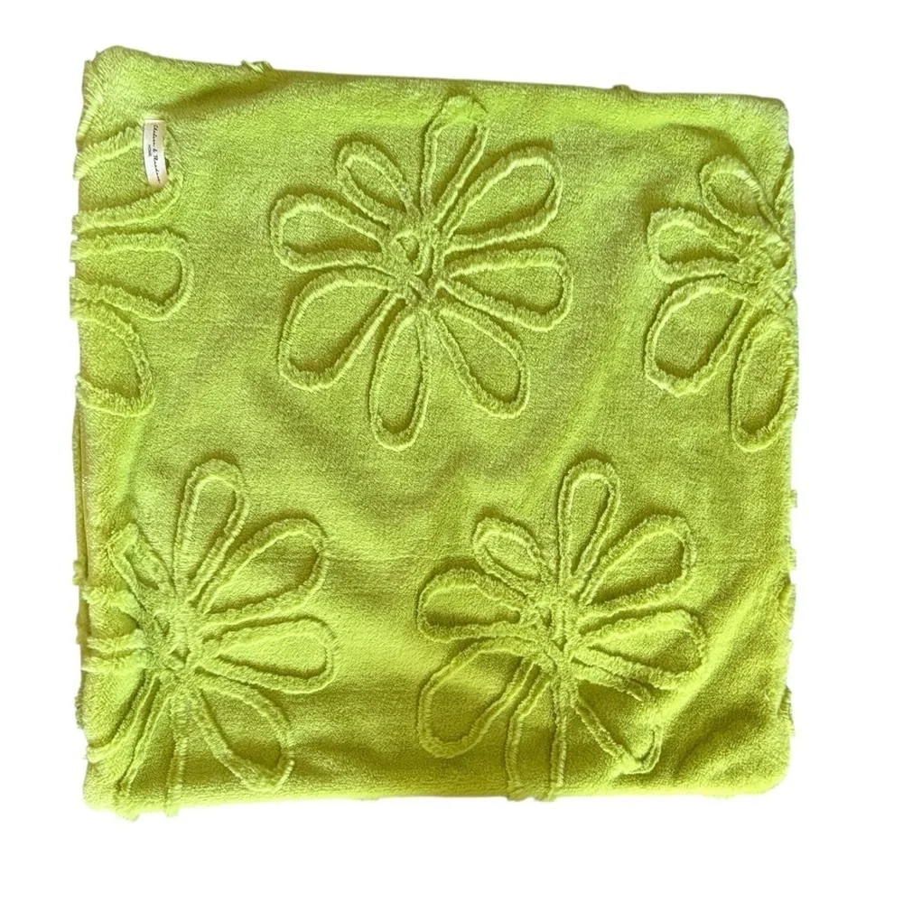 Chelsea & Theodore Home Soft Plush Square Pillow Cover Chartreuse Zip 19X19